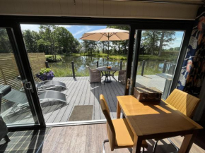 Cedar Boutique Lodge-dog fishing and Spa access